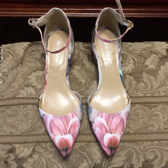 Lexi & Abbie Shoes - 🔥Floral Block Heels🔥